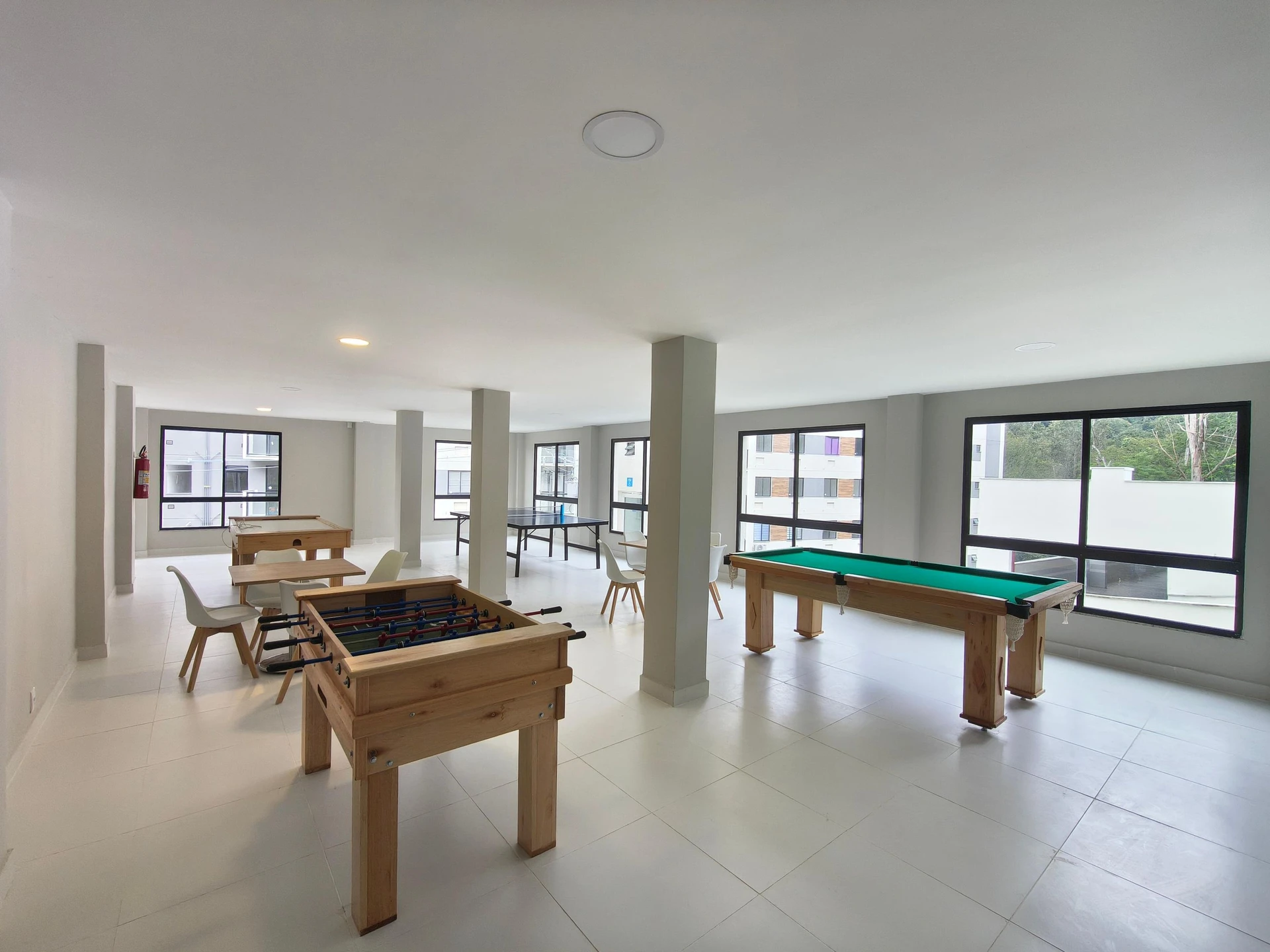Apartamento mobiliado com 2 quartos, 1 banheiro e varanda — photo 60