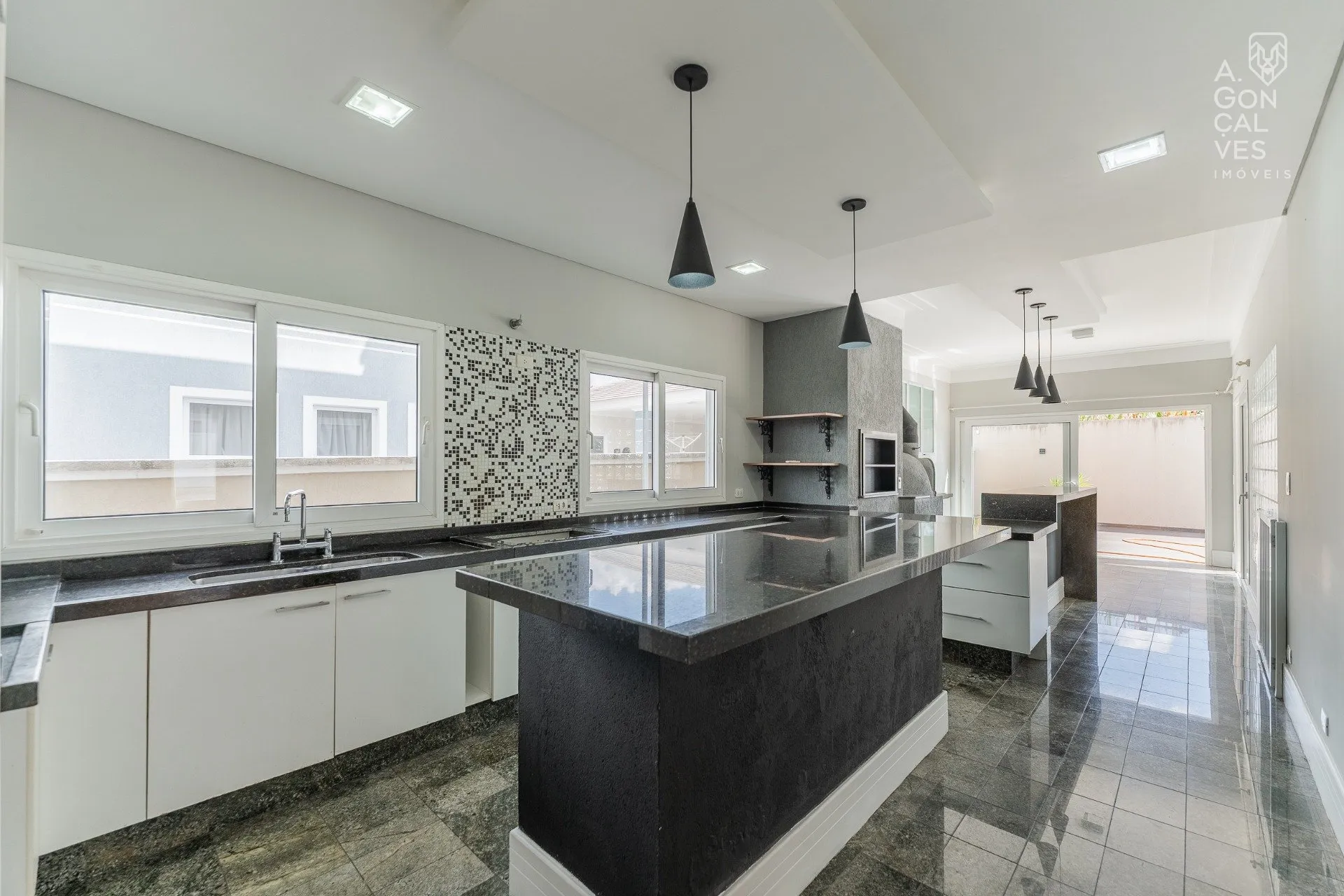 House with 4 bedrooms, open-plan kitchen and 4 parking — photo 11