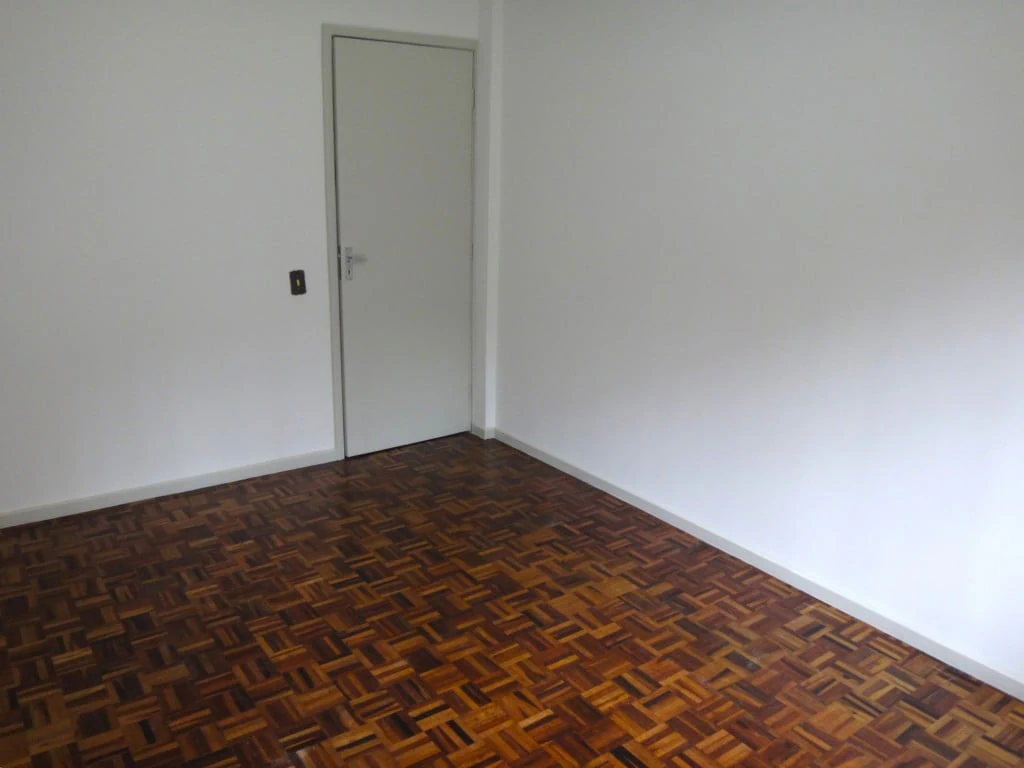 2-bedroom apartment with wood or laminate floors in Curitiba — photo 21