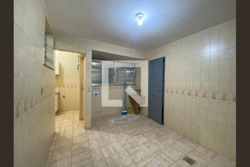 Apartamento de 3 quartos com fogão a gás e 70 m²