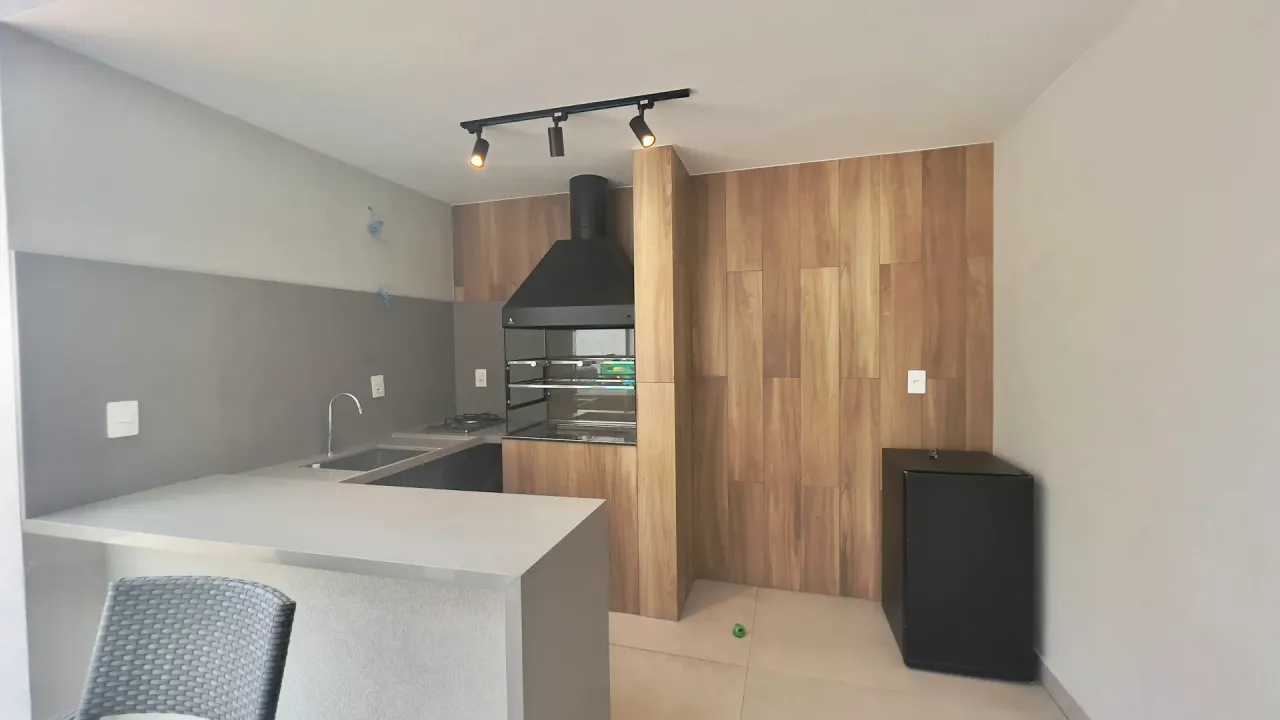 House with 5 bedrooms and 5 bathrooms plus 3 parking spots — photo 13