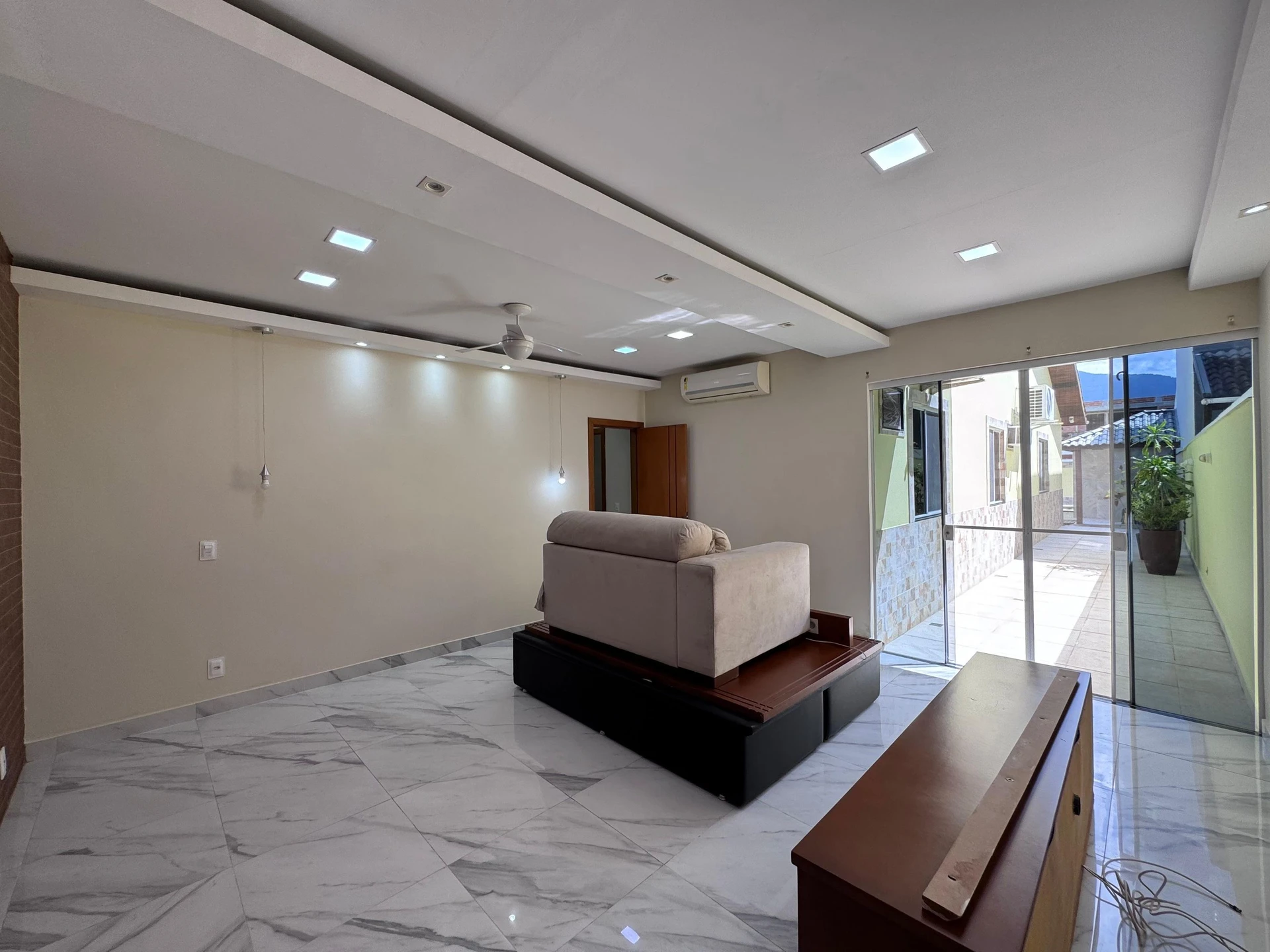 Apartamento amueblado de 4 dormitorios con jardín privado — photo 36