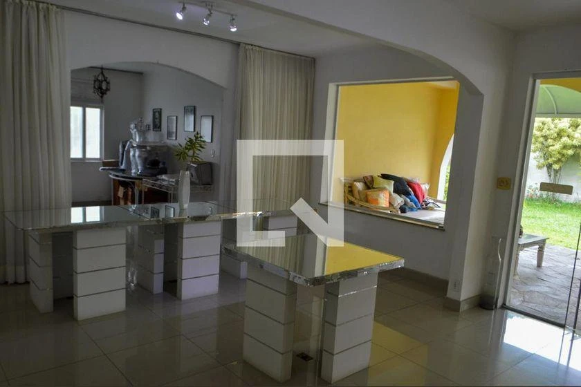 House with 5 bedrooms, balcony and 650 m² — photo 15