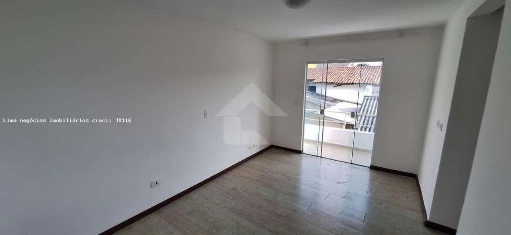 Two-story house with 3 bedrooms, 1 en-suite and parking — photo 10
