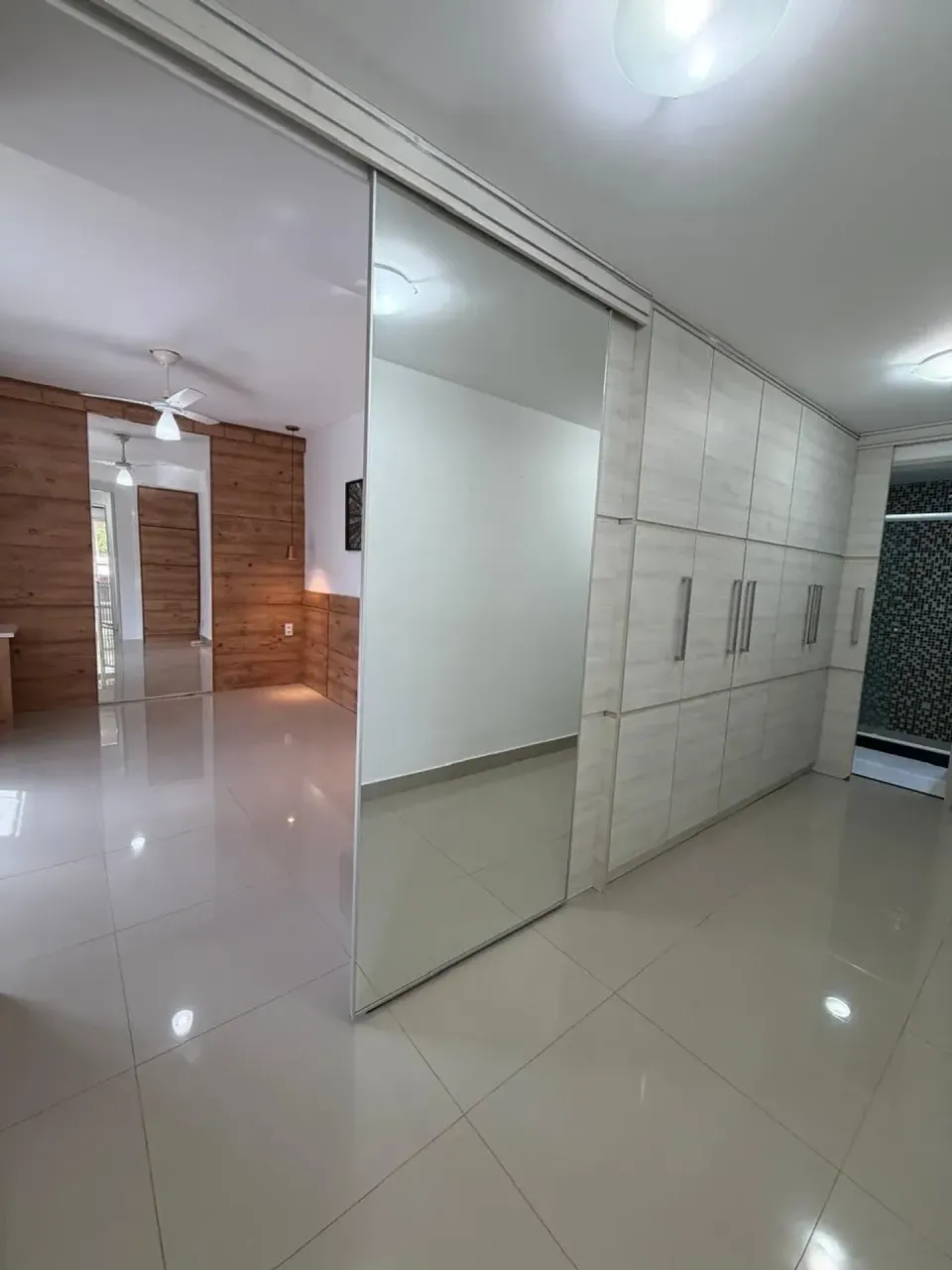 4-bedroom apartment with a closed-in balcony — photo 18