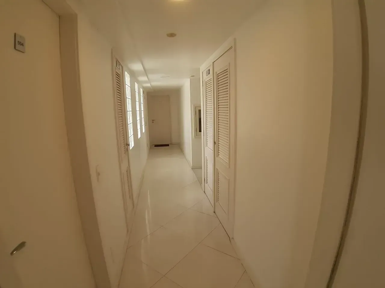 Apartamento mobiliado no 5º andar com varanda fechada — photo 37