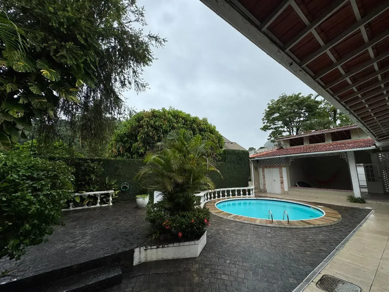 House with 4 bedrooms and 360 m² with open-plan kitchen — photo 18