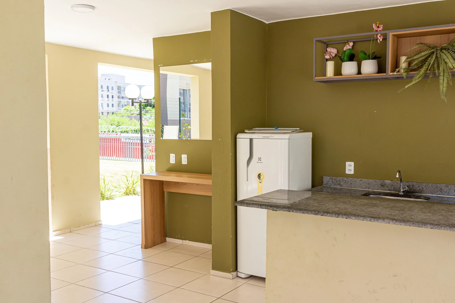 2-bedroom apartment in a building with a pool — photo 38