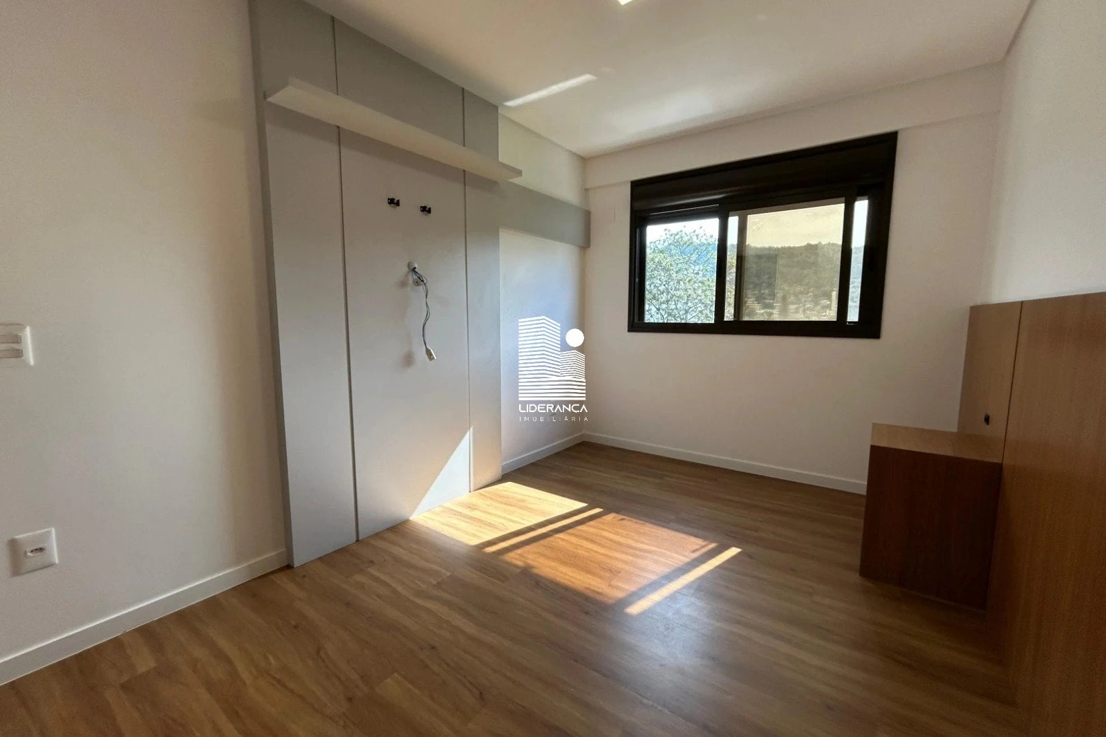 Furnished apartment, 64 m², with a home office — photo 17