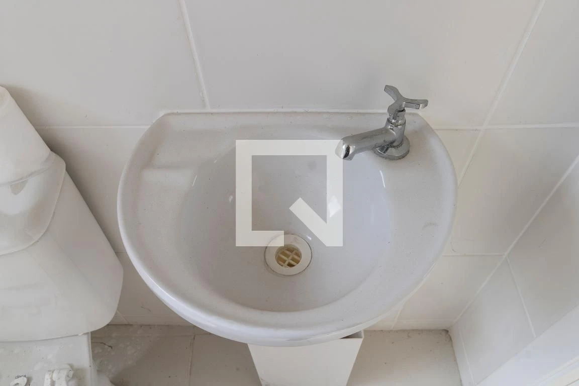 Apartamento com 2 quartos e área de serviço com tanque — photo 17