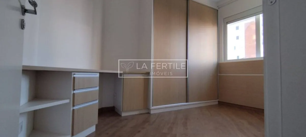 Apartment with 4 bedrooms and 5 bathrooms over 189 m² — photo 17