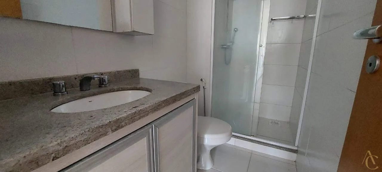 Furnished apartment with 2 en-suite bedrooms and gas kitchen — photo 16