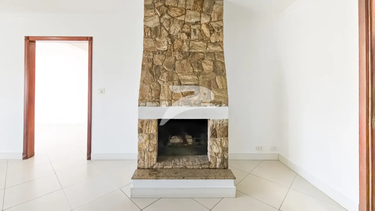 House with 2 bedrooms and a built-in balcony grill — photo 14