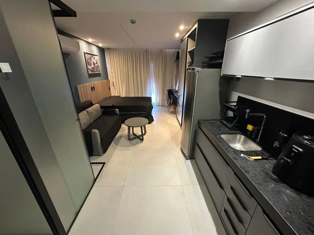 Furnished 23 m² flat with 1 en-suite and air conditioning — photo 2