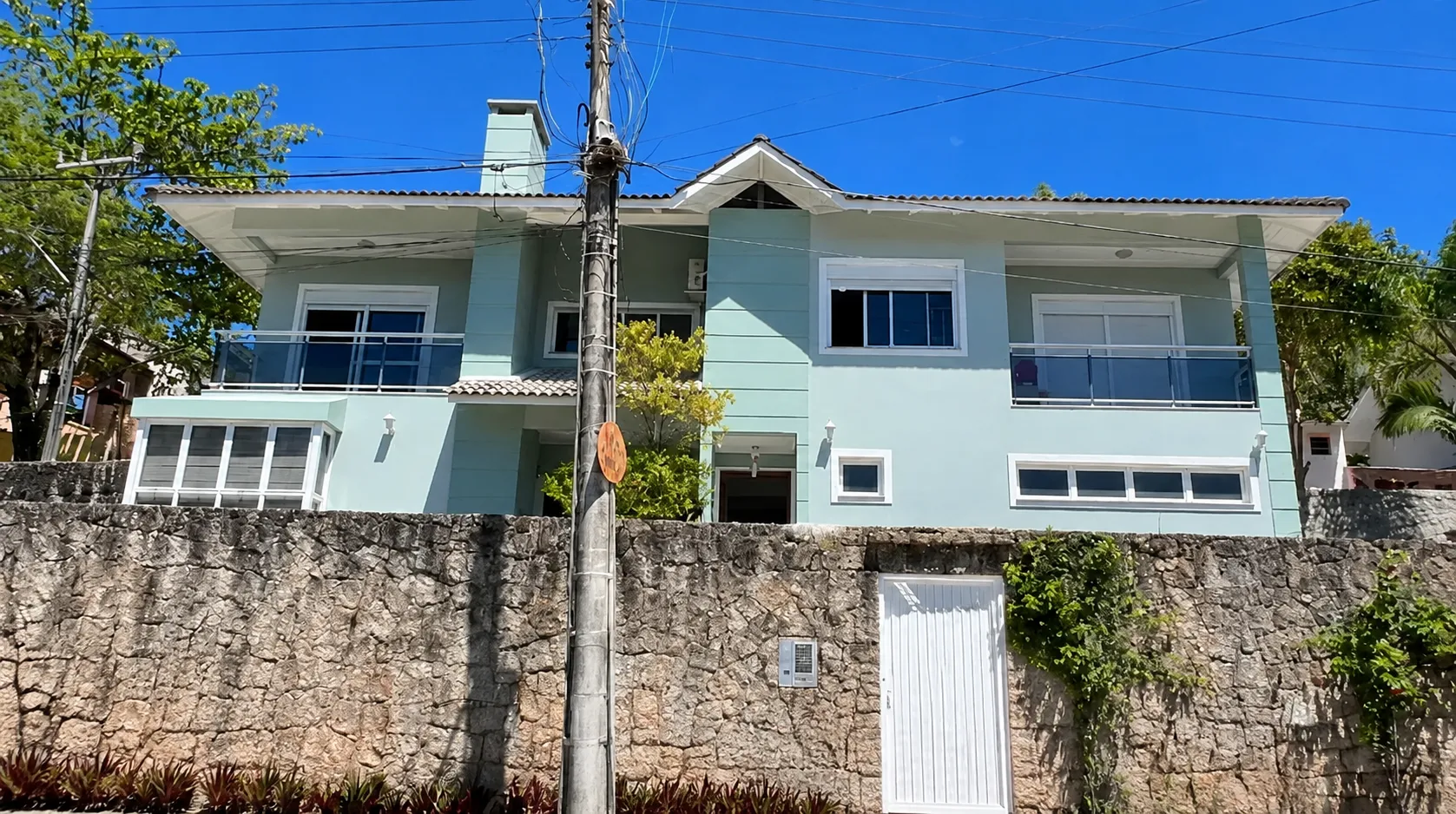 3-bedroom house with a balcony built-in BBQ — photo 20