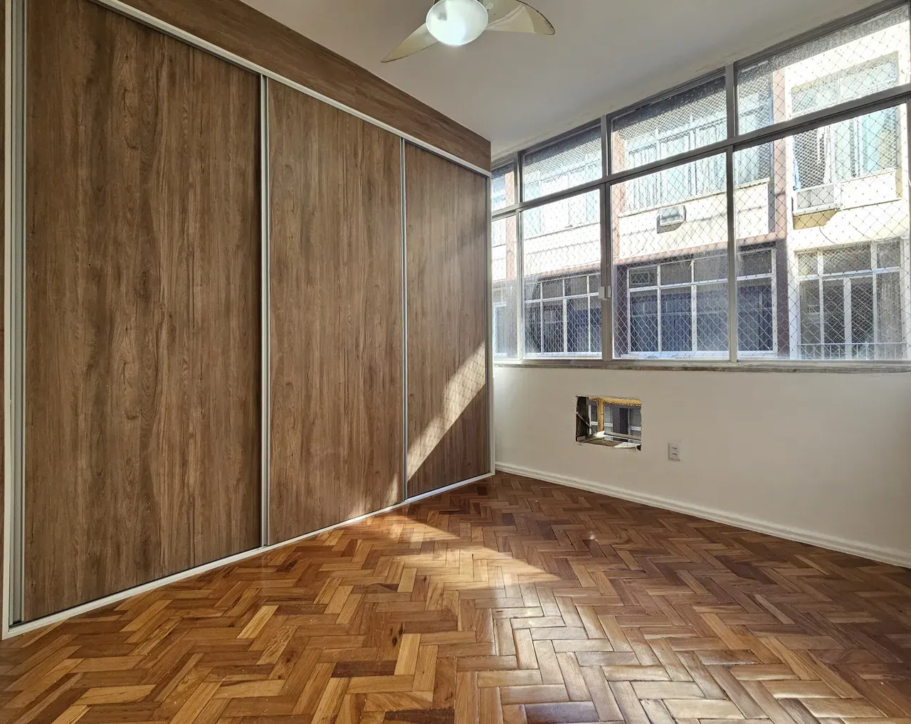 Departamento en piso 5 con piso de madera o laminado — photo 3