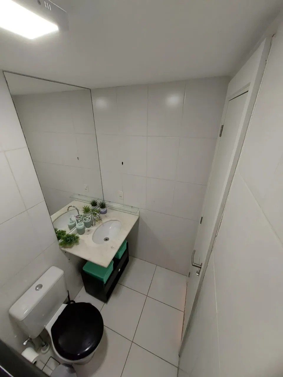 Furnished apartment with 2 bedrooms and an open-plan kitchen — photo 11