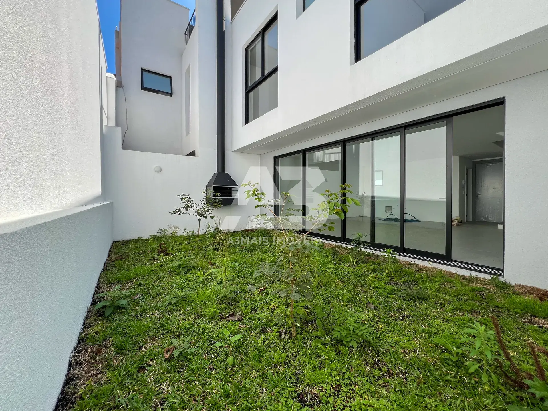 3-bedroom house with floor-to-ceiling windows in Curitiba — photo 13