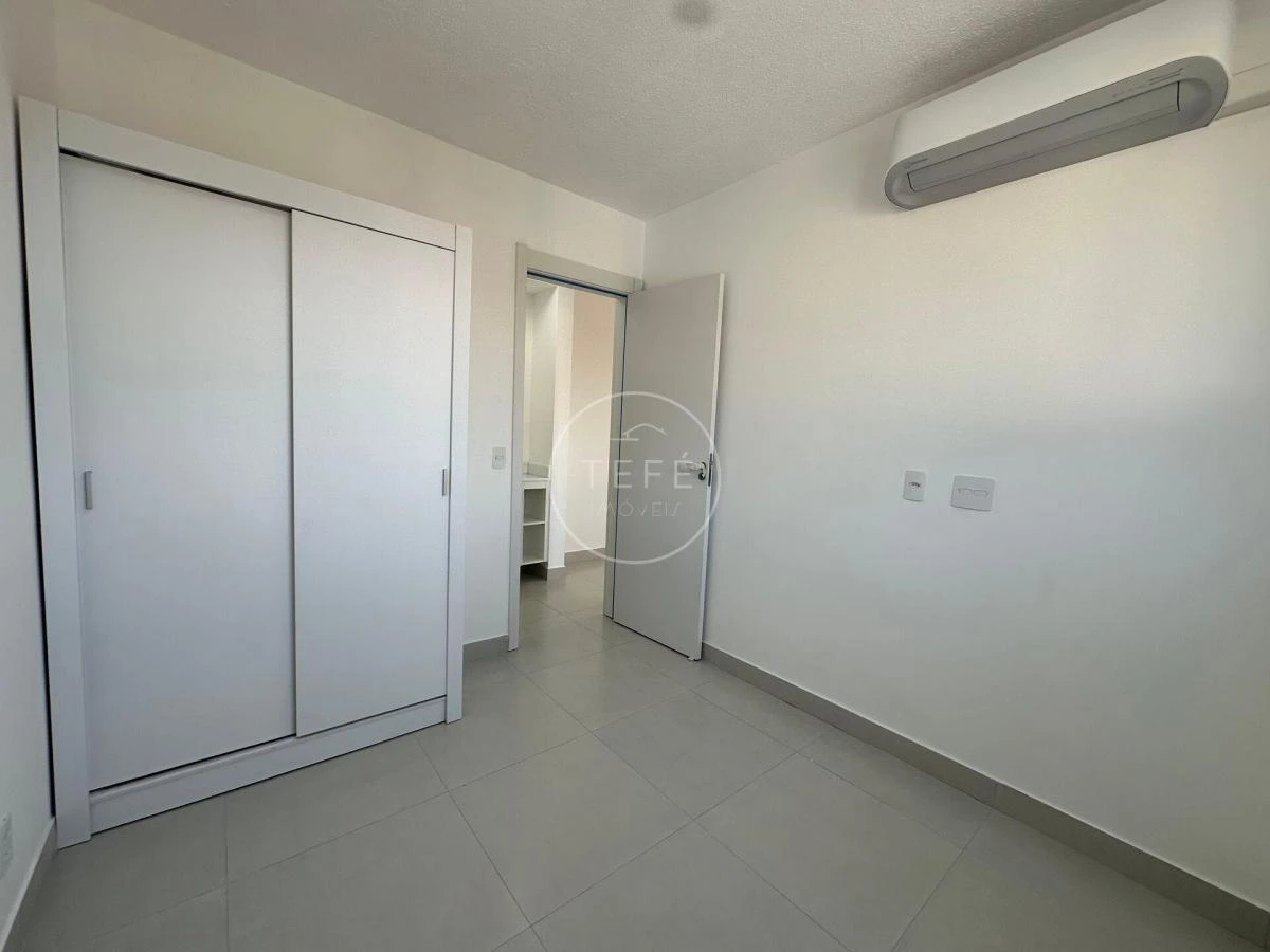 One-bedroom apartment in a building with a pool — photo 3