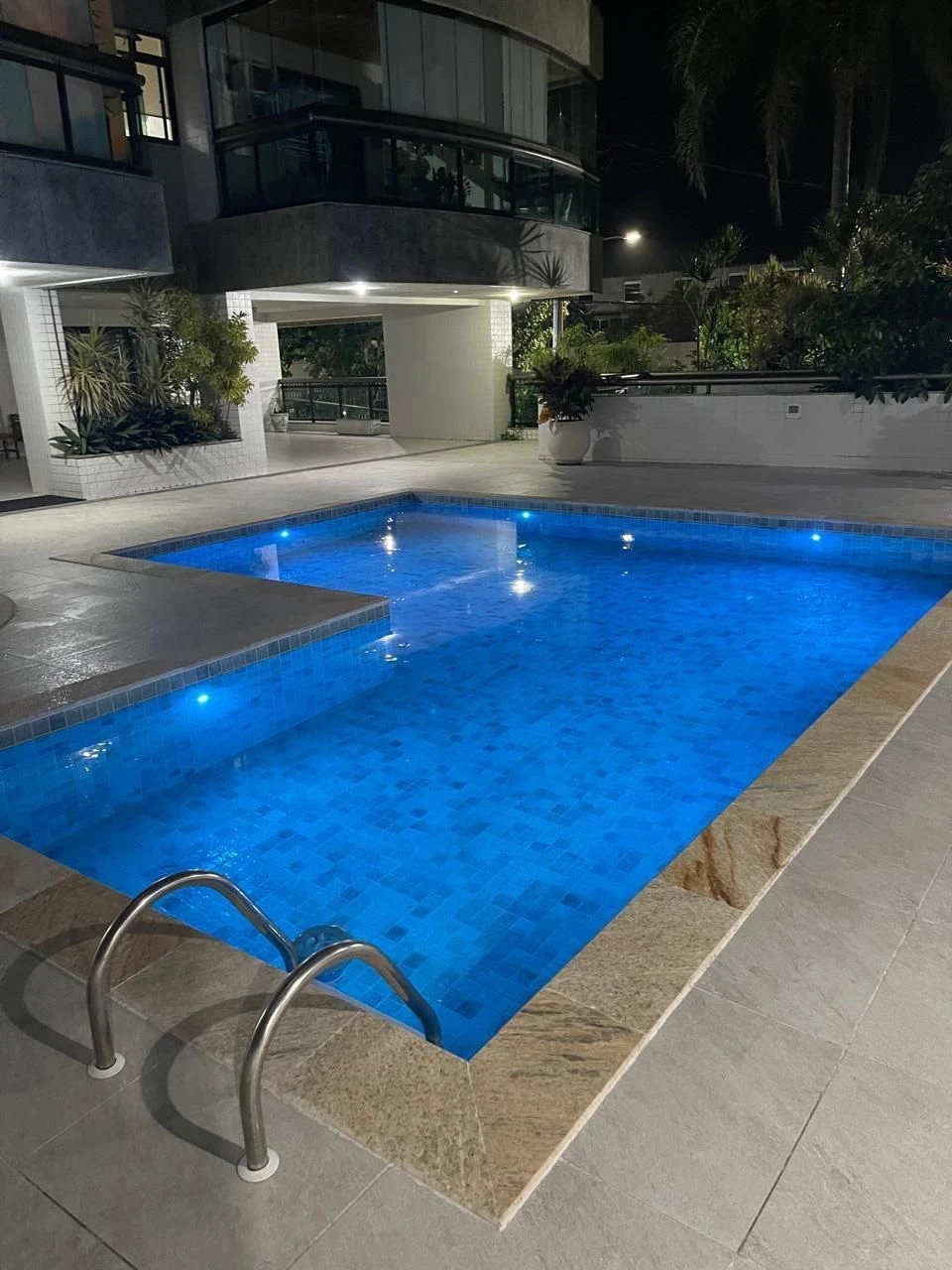 Private pool in a 2-bedroom apartment, 111 m² — photo 5