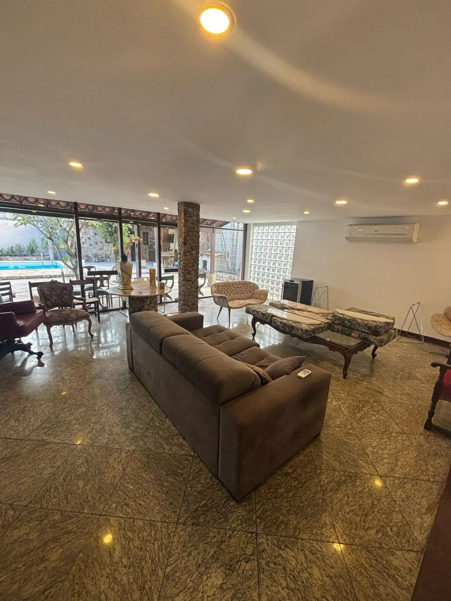 3-bedroom apartment with 5 bathrooms and a balcony — photo 4
