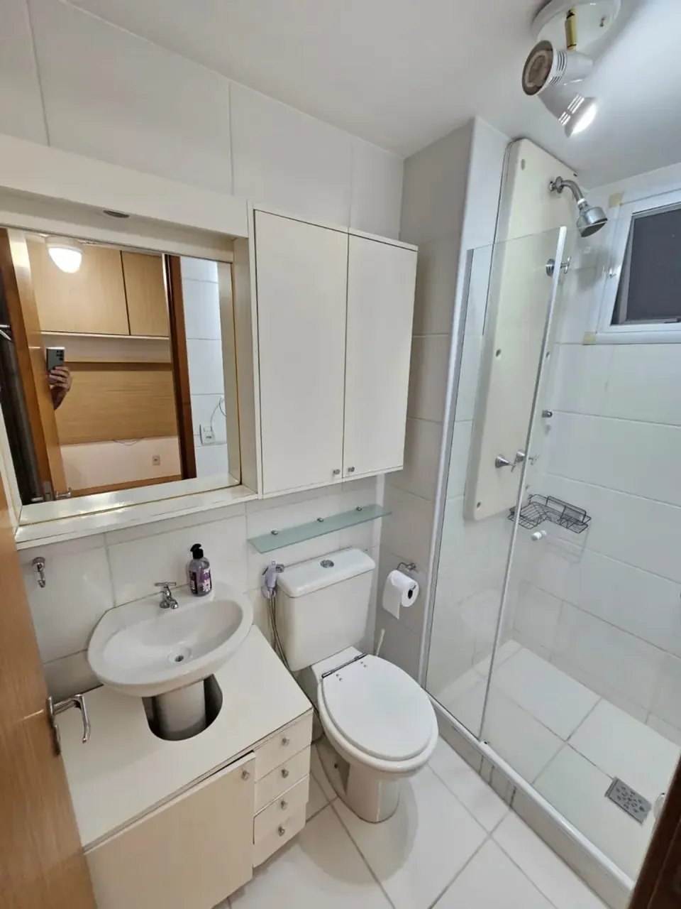 Unfurnished 3-bedroom apartment with separate kitchen — photo 4