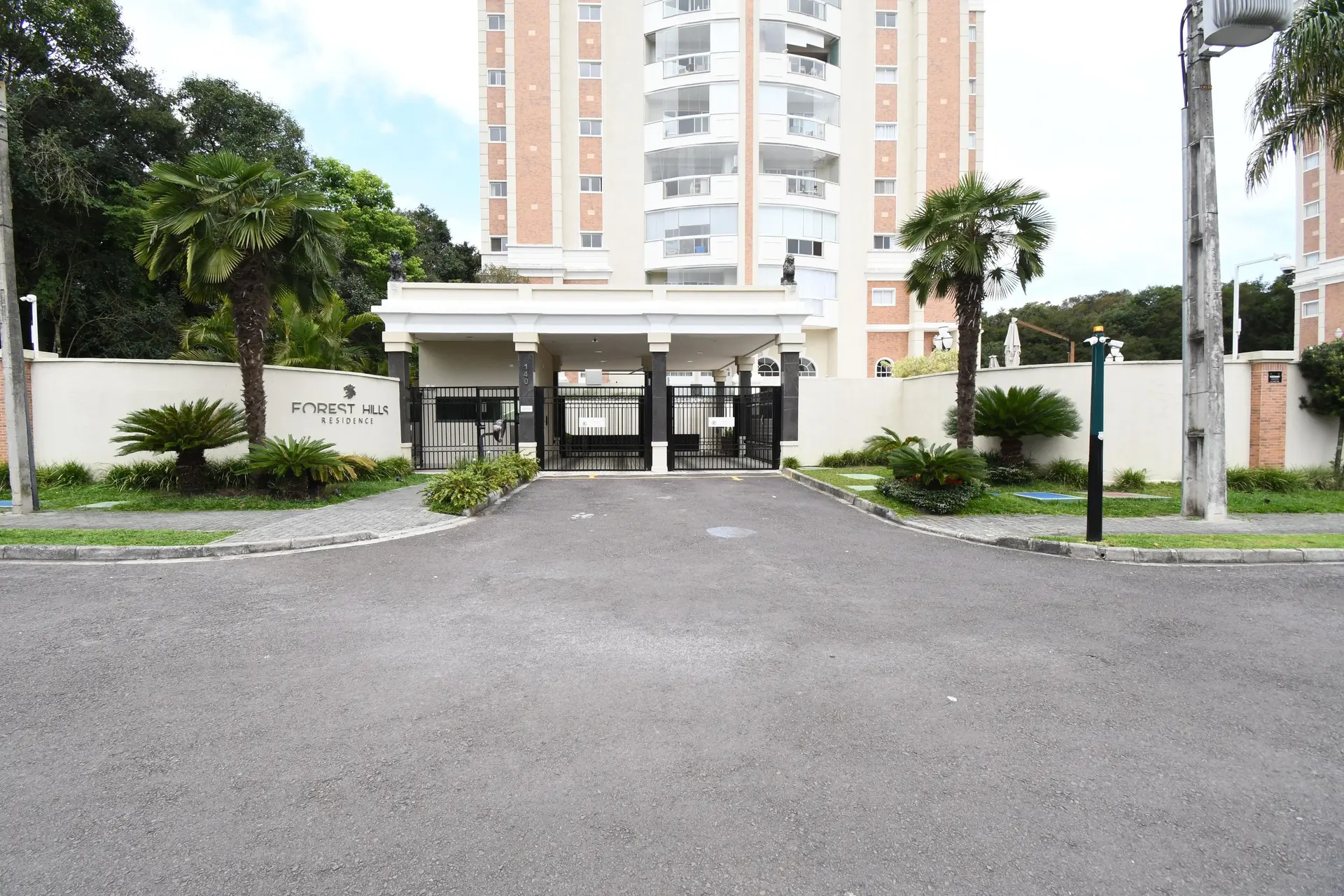 4-bedroom apartment with a dishwasher in Curitiba — photo 63