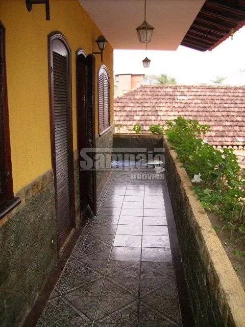 4-bedroom house with 2 bathrooms and a balcony grill — photo 8