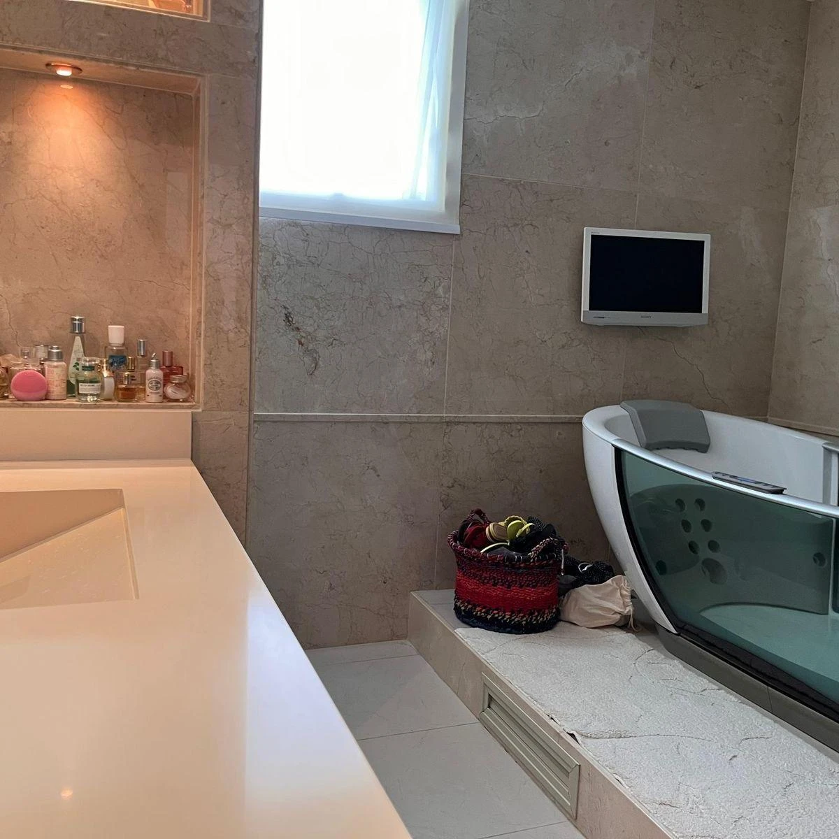 Furnished apartment with 4 bedrooms and 3 bathrooms — photo 30