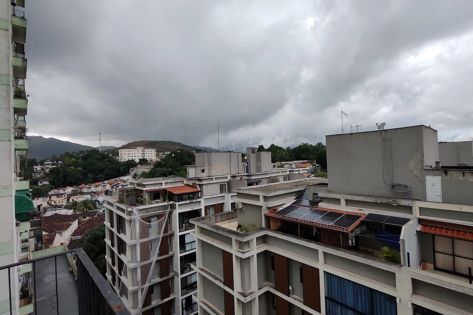 Furnished 2-bedroom apartment with a balcony — photo 3
