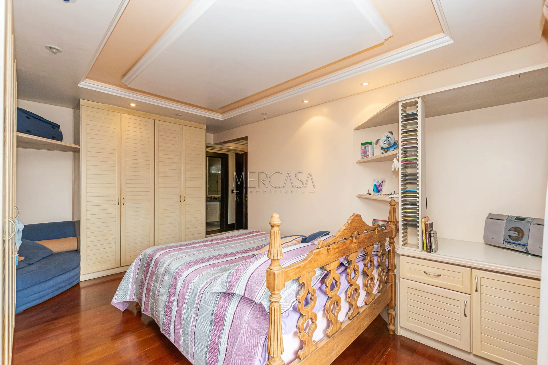 3-bedroom house with a bathtub in Curitiba — photo 49