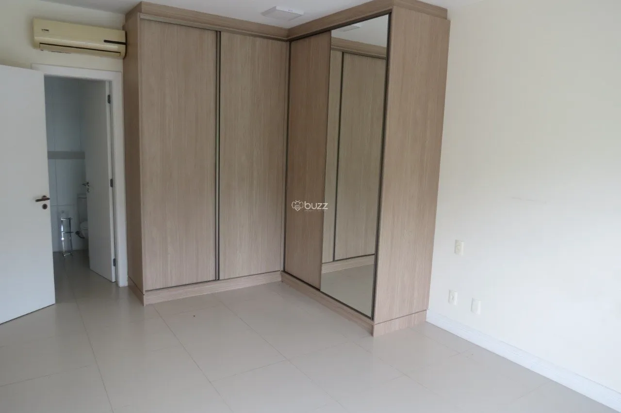 Condominium house with 3 en-suites and 422 m² — photo 8