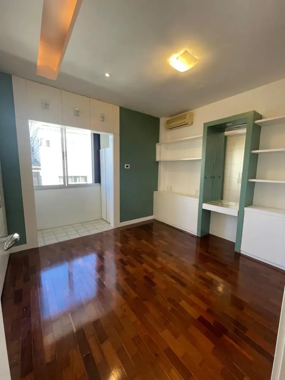 195 m² apartment with 3 bedrooms and glassed balcony — photo 2