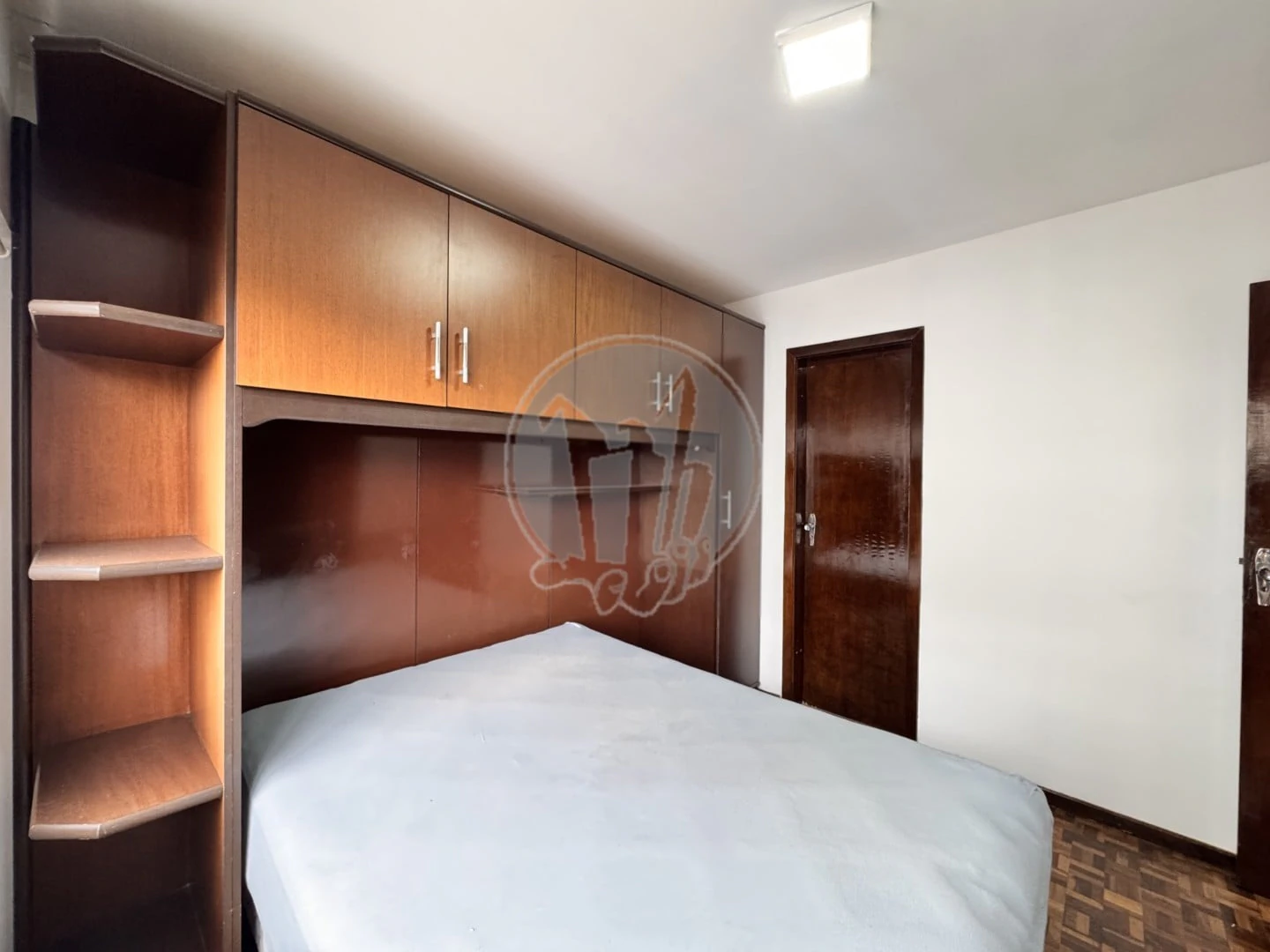 Деревянный пол или ламинат и 1 спальня: квартира 38 м² — photo 4