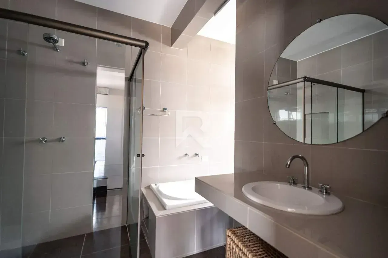 Casa con 4 suites y balcón con parrilla, 464 m² — photo 29