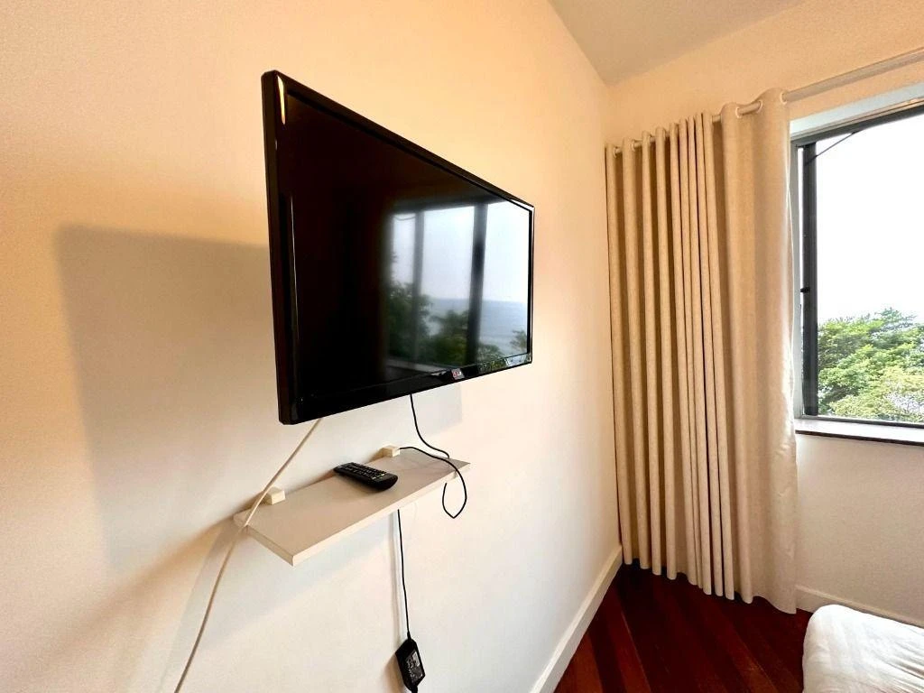 House with 5 bedrooms and 5 bathrooms — photo 29