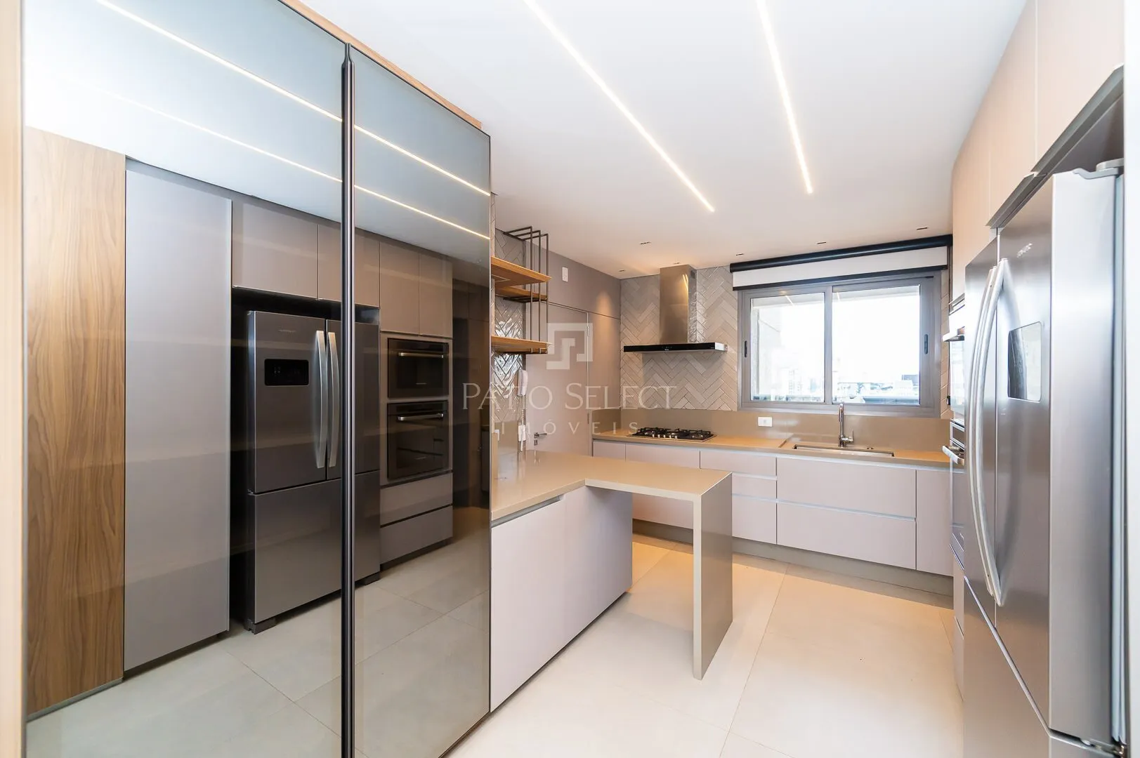 220 m² apartment with 3 en-suite bedrooms and 2 parking — photo 21