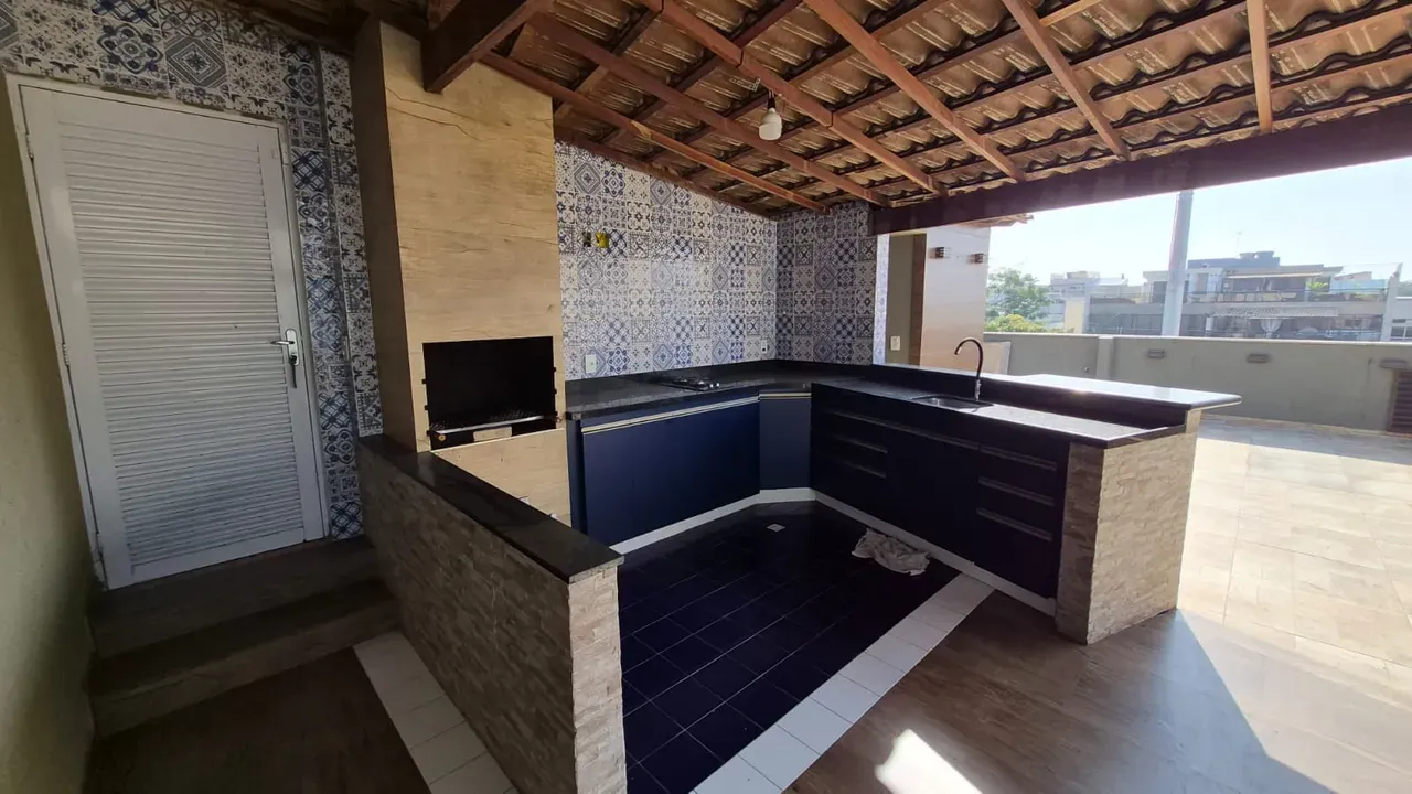 Apartment with an open-plan kitchen and 4 bedrooms — photo 34