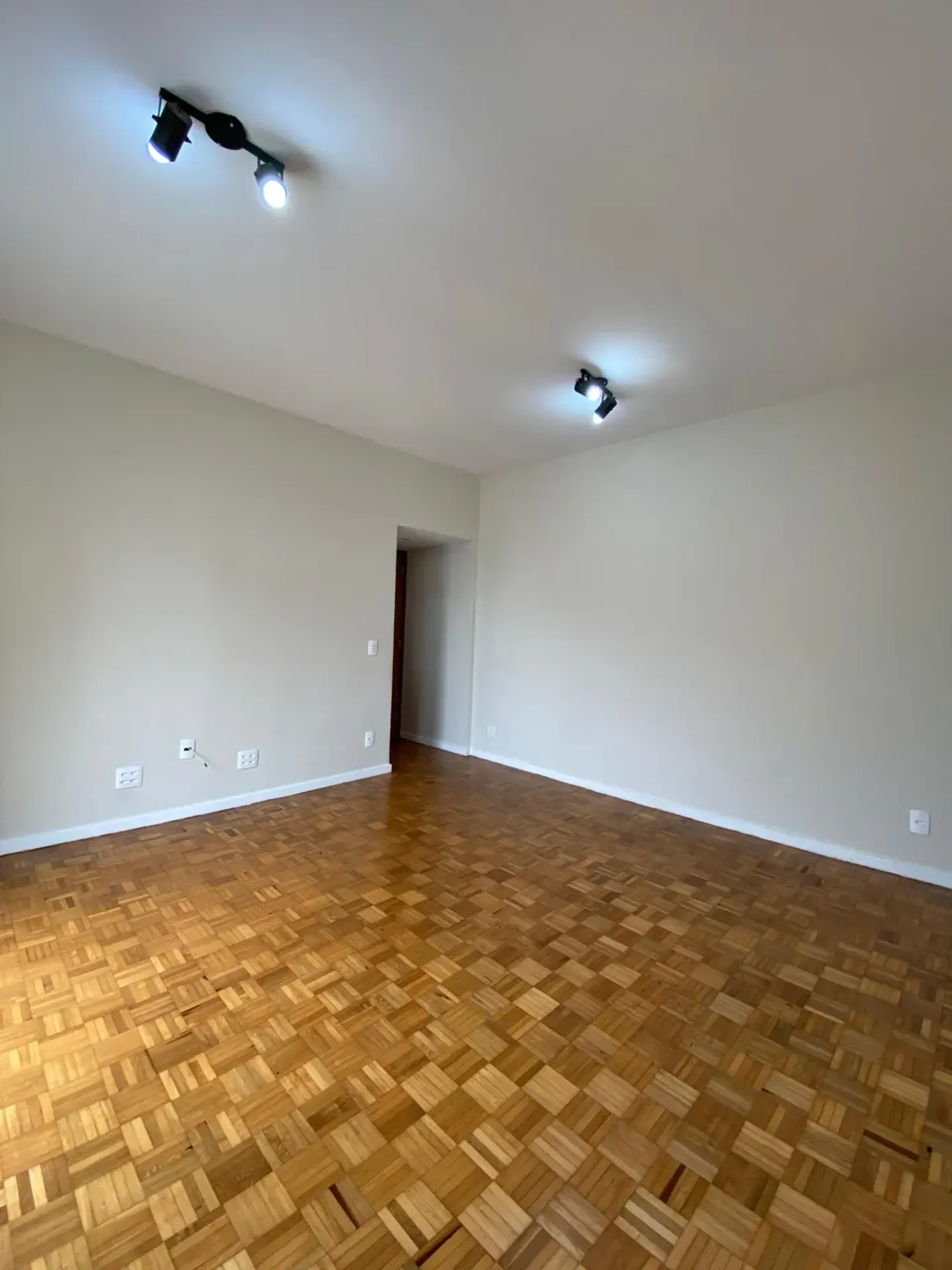 Пральна машина та 2 спальні: квартира 90 м² — photo 4
