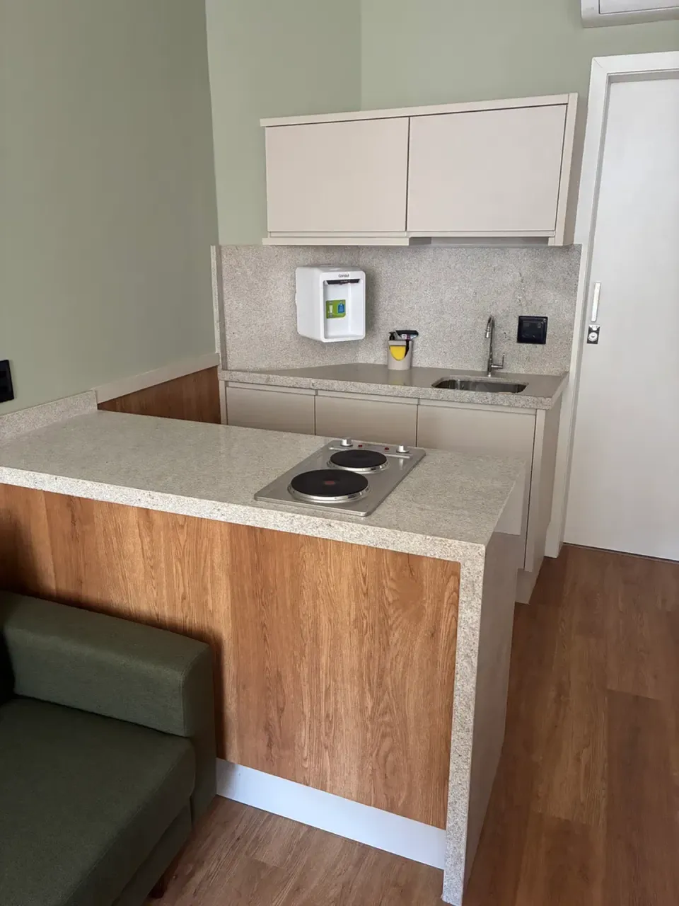 Меблированная квартира: 1 спальня и 1 ванная 150 м² — photo 2