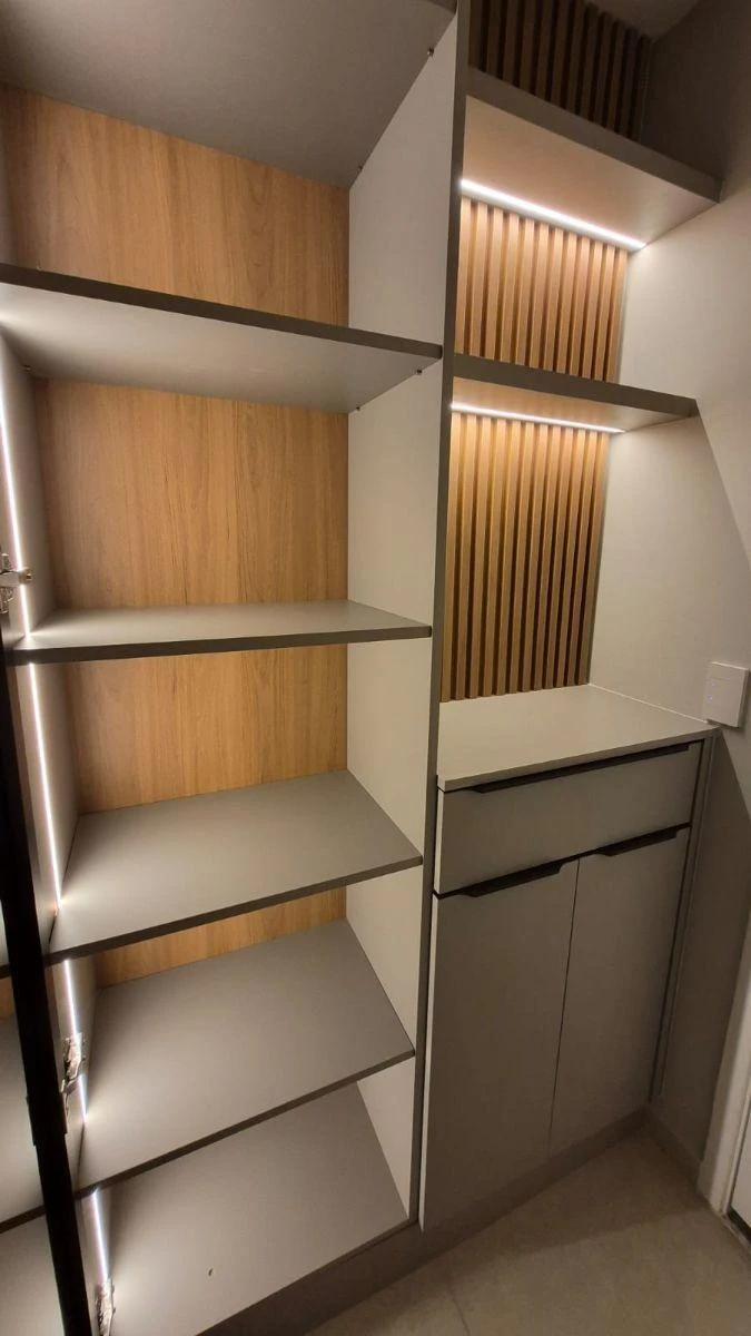 One-bedroom apartment in a building with a gym — photo 19