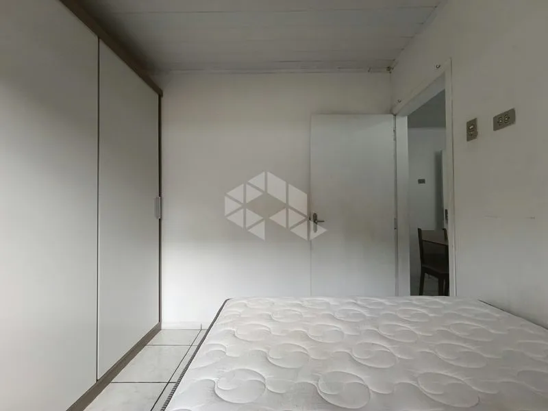 One-bedroom apartment with a washing machine — photo 7