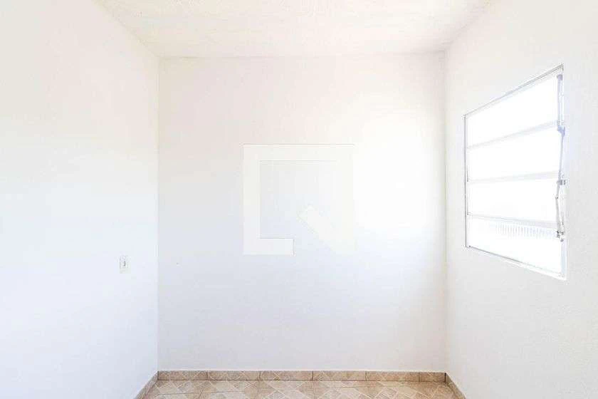 30 m² studio with 1 bedroom and electric shower — photo 10