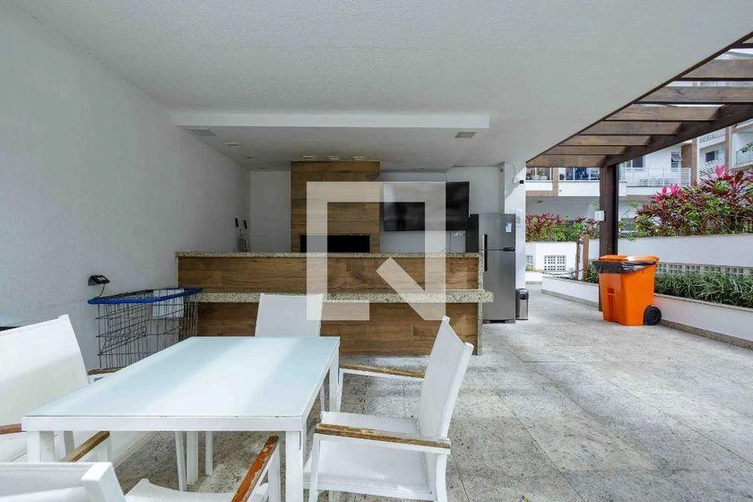 2-bedroom apartment in a building with a gym — photo 34