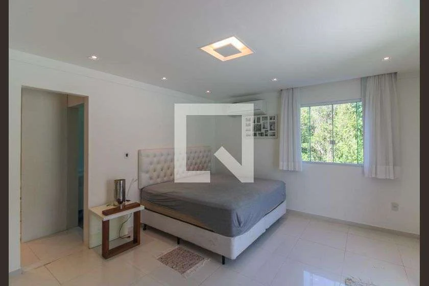 Condominium house with 5 bedrooms and 4 bathrooms — photo 15