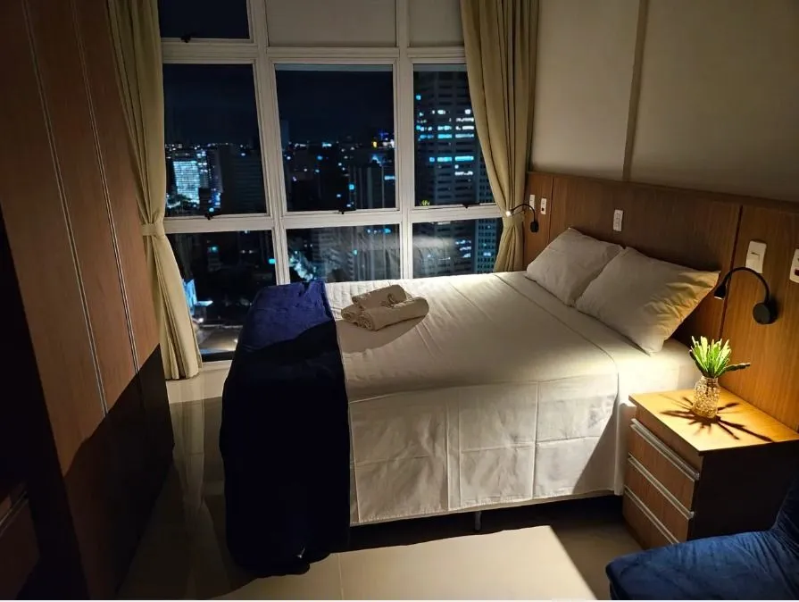 Furnished studio, 40 m², with floor-to-ceiling windows — photo 4