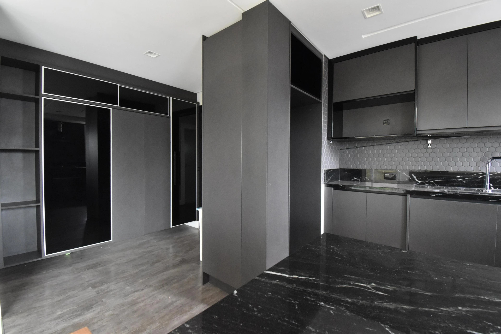 House, 411 m², with a bathtub — photo 2