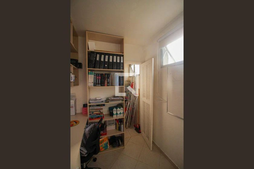 Rental apartment with 3 bedrooms and a glass balcony — photo 35