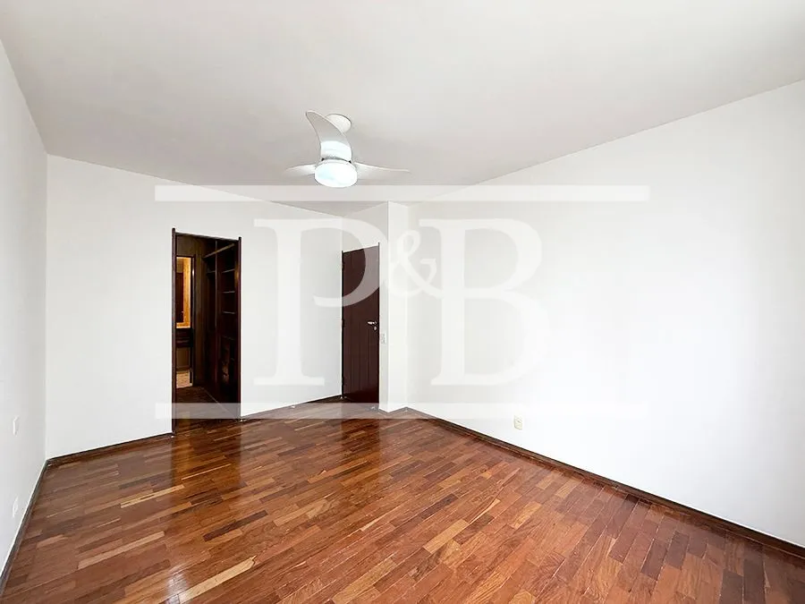 4-bedroom apartment with a walk-in closet in Rio de Janeiro — photo 33