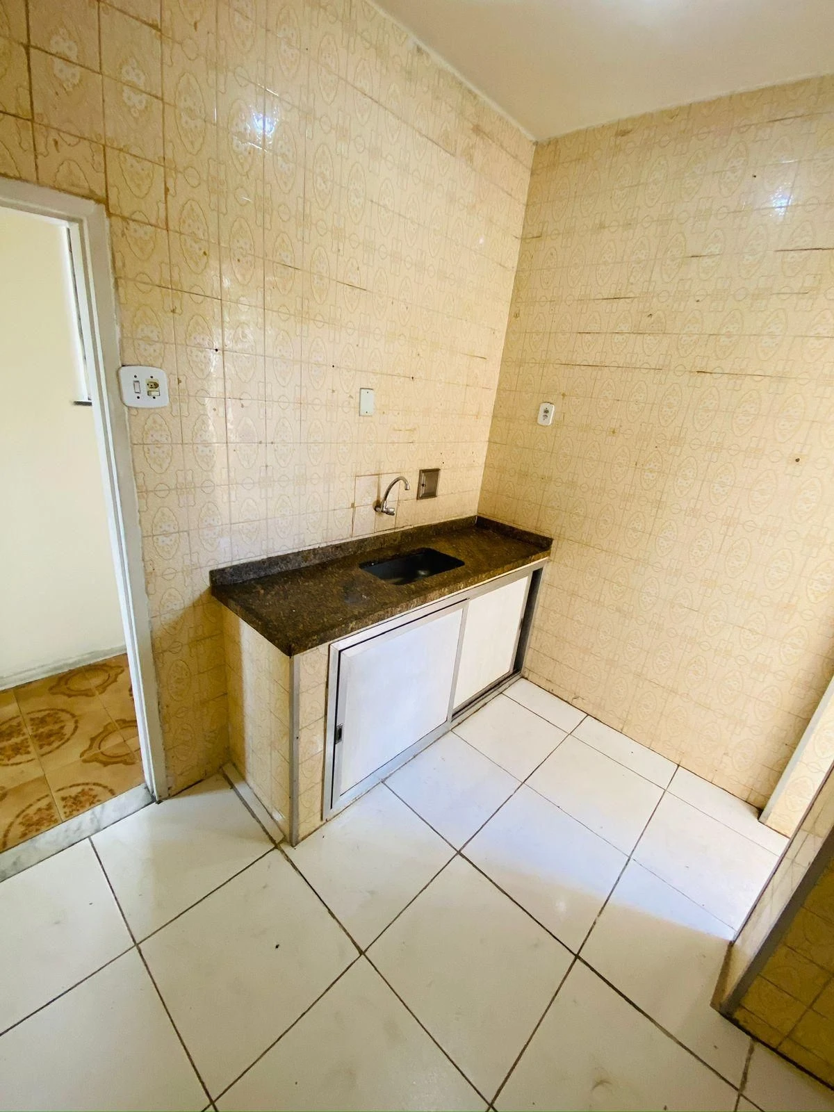 2-bedroom unfurnished apartment with 1 bathroom — photo 12